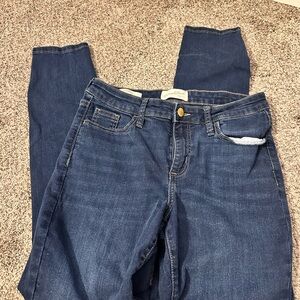 Universal Thread Dark Blue mid rise Skinny Jeans